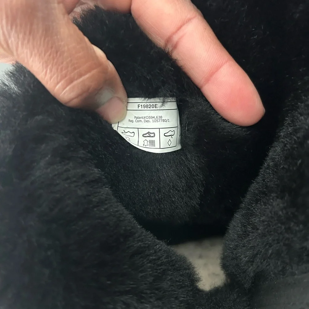 UGG Bailey Zip Mid-Calf Boots Flat Black Twinface Sheepskin Real Fur US Size 6‎